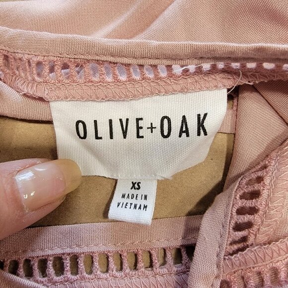 Olive + Oak Size XS Midi Meadow Dress Dusty Rose Color, Excellent Used Condition - Picture 12 of 13